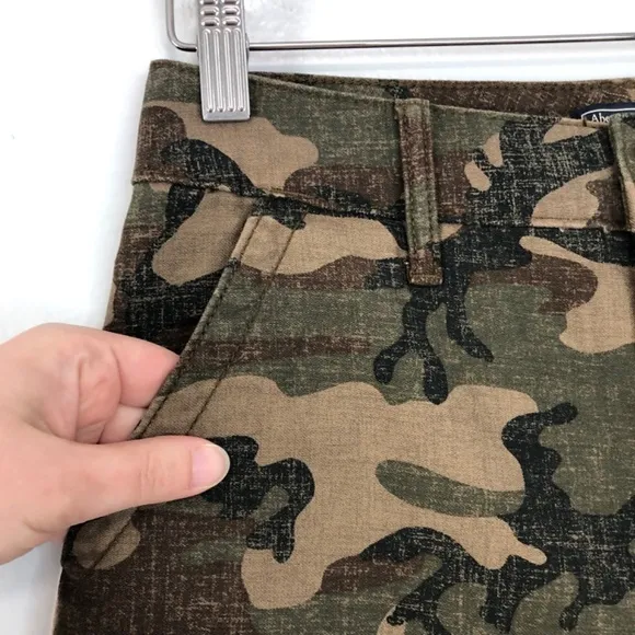 Abercrombie &amp; Fitch Annie High Rise Ankle Straight Green Camo Stripe Jeans 25/0R