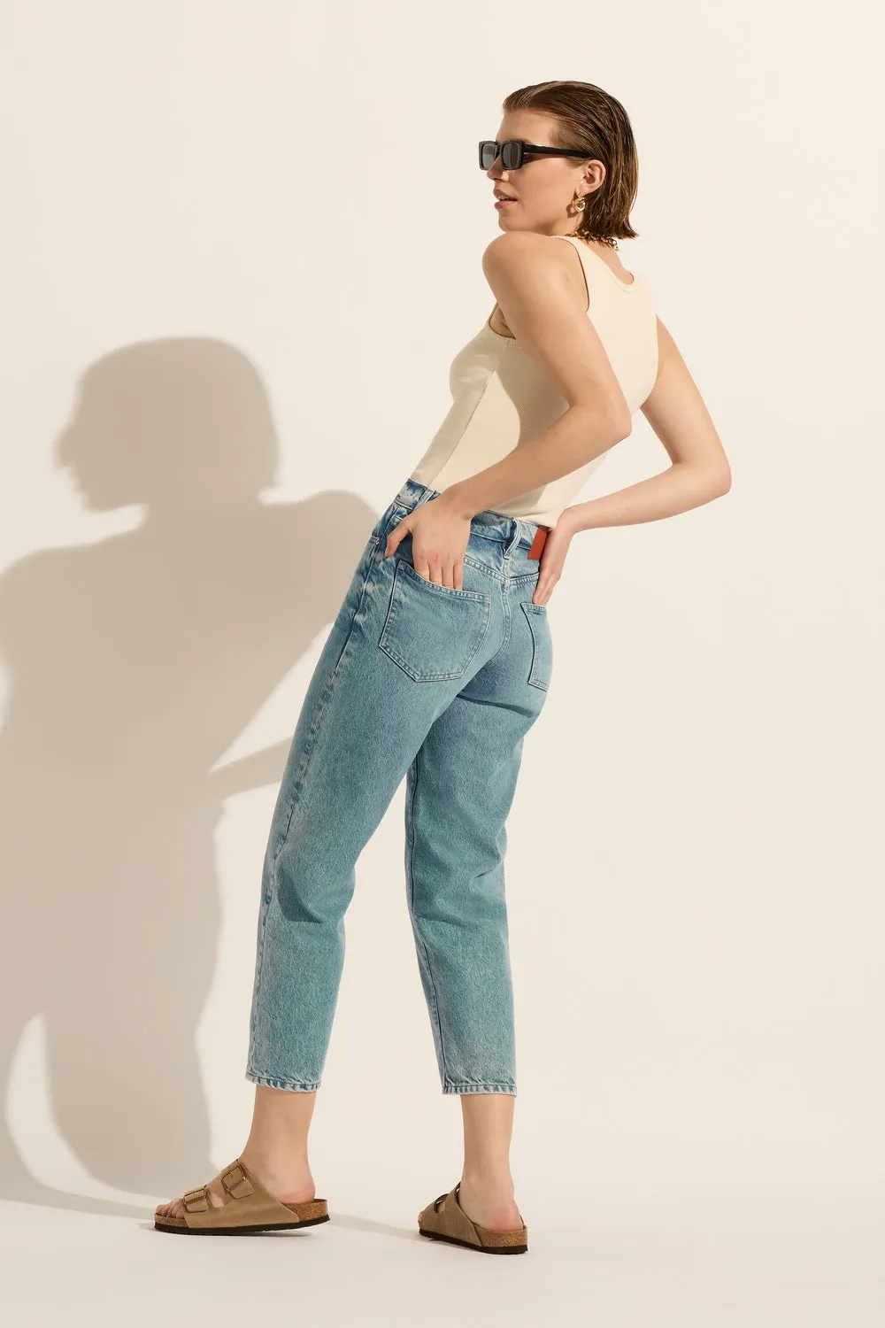 Addison Mid Barrel Jean Aged Blue