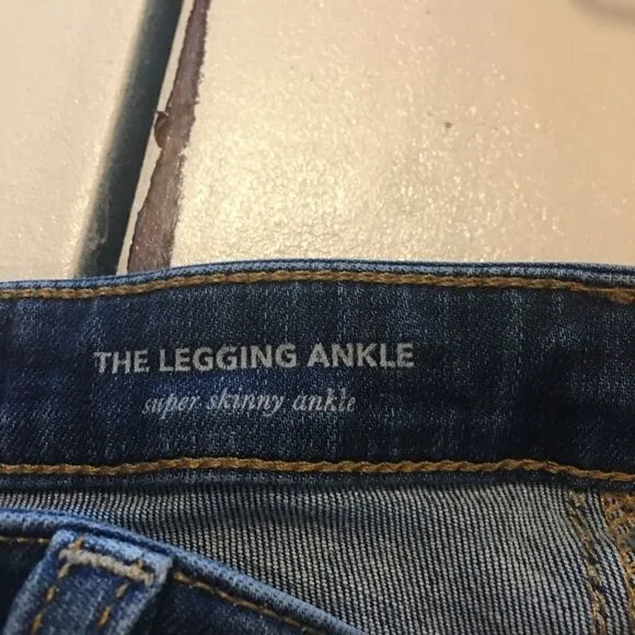 AG size 25 super skinny ankle jeans blue