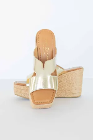 [CHINESE LAUNDRY] NEXT DOOR WEDGE PLATFORM SANDAL-METALLIC GOLD