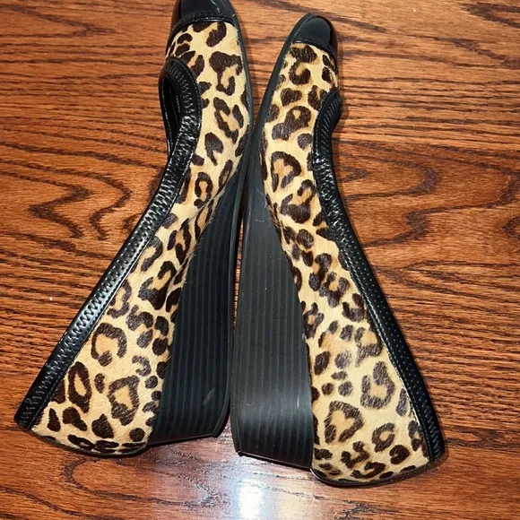 Cole Haan Elsie leopard print calf hair wedge - size 8