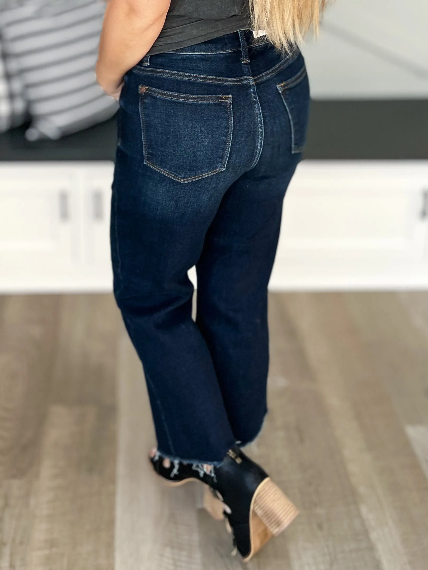 Coming In Hot  -  Cropped Wide Leg Jeans