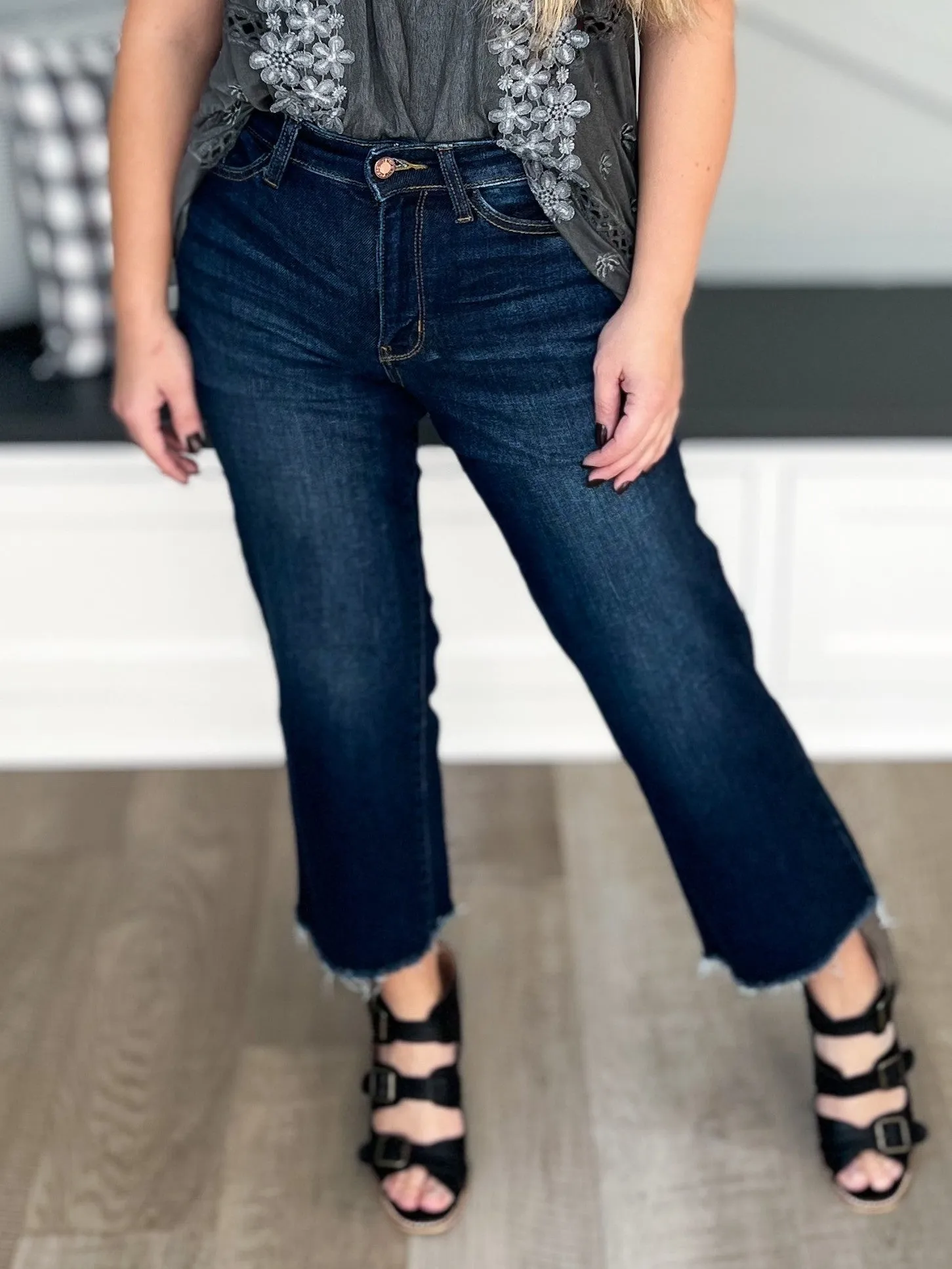 Coming In Hot  -  Cropped Wide Leg Jeans