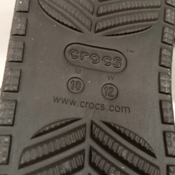 Crocs Classic Cozzzy Glitter Sandal Slides Sherpa Lined Women's 12 Men's 10