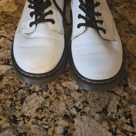 Doc Dr. Martens Girls Zavala J AW004 Lace Up‎ Combat Boot White Size 4 Youth