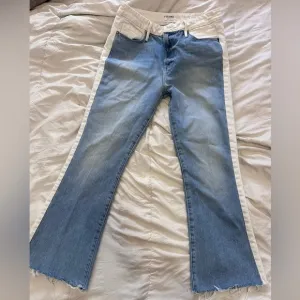 Frame Two Toned Le Crop Mini Boot in Blue and white denim- Size 29