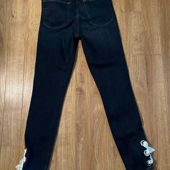 Good American Good Waist bottom leg lace up jeans Size 4