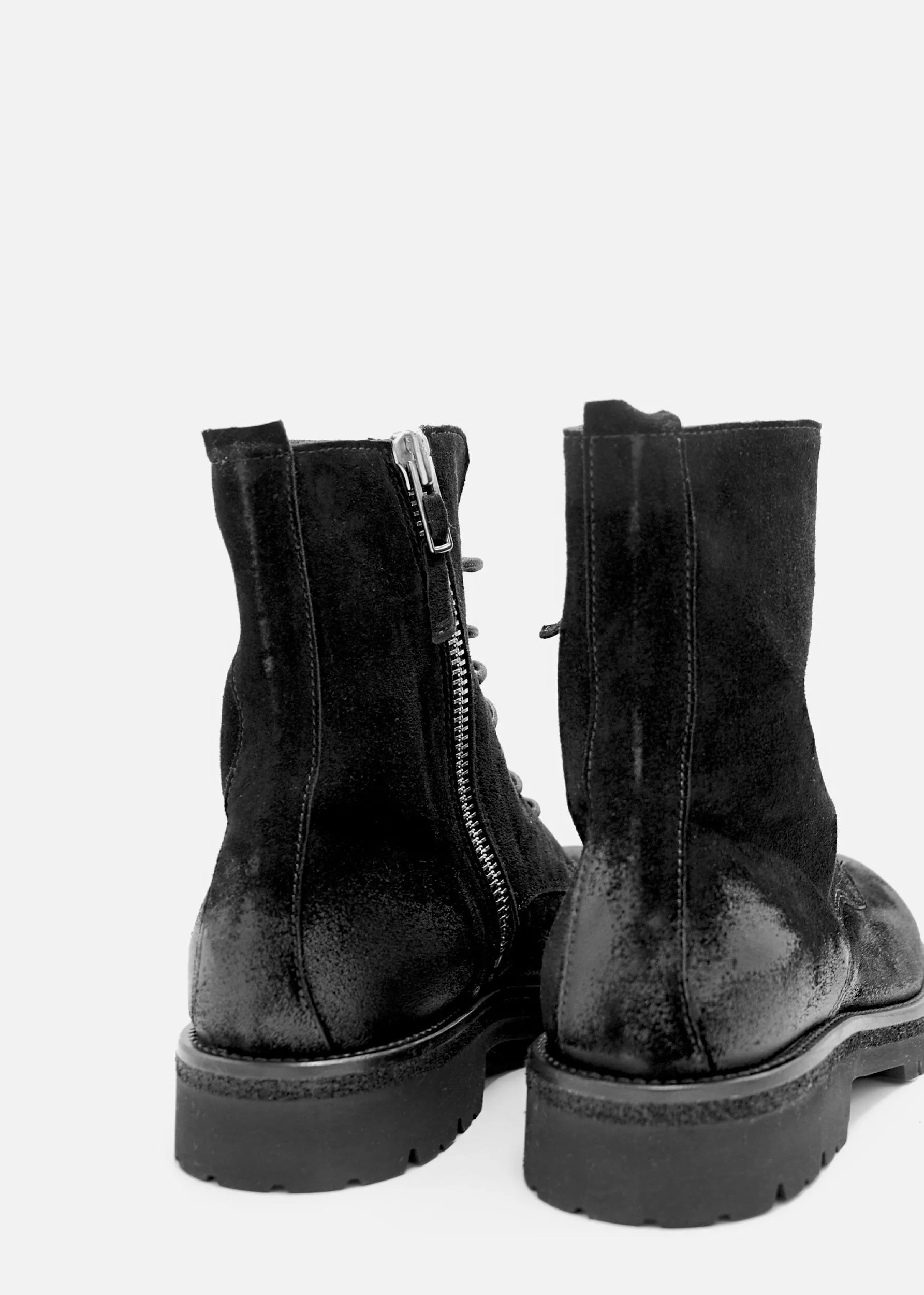 LACE-UP BOOT