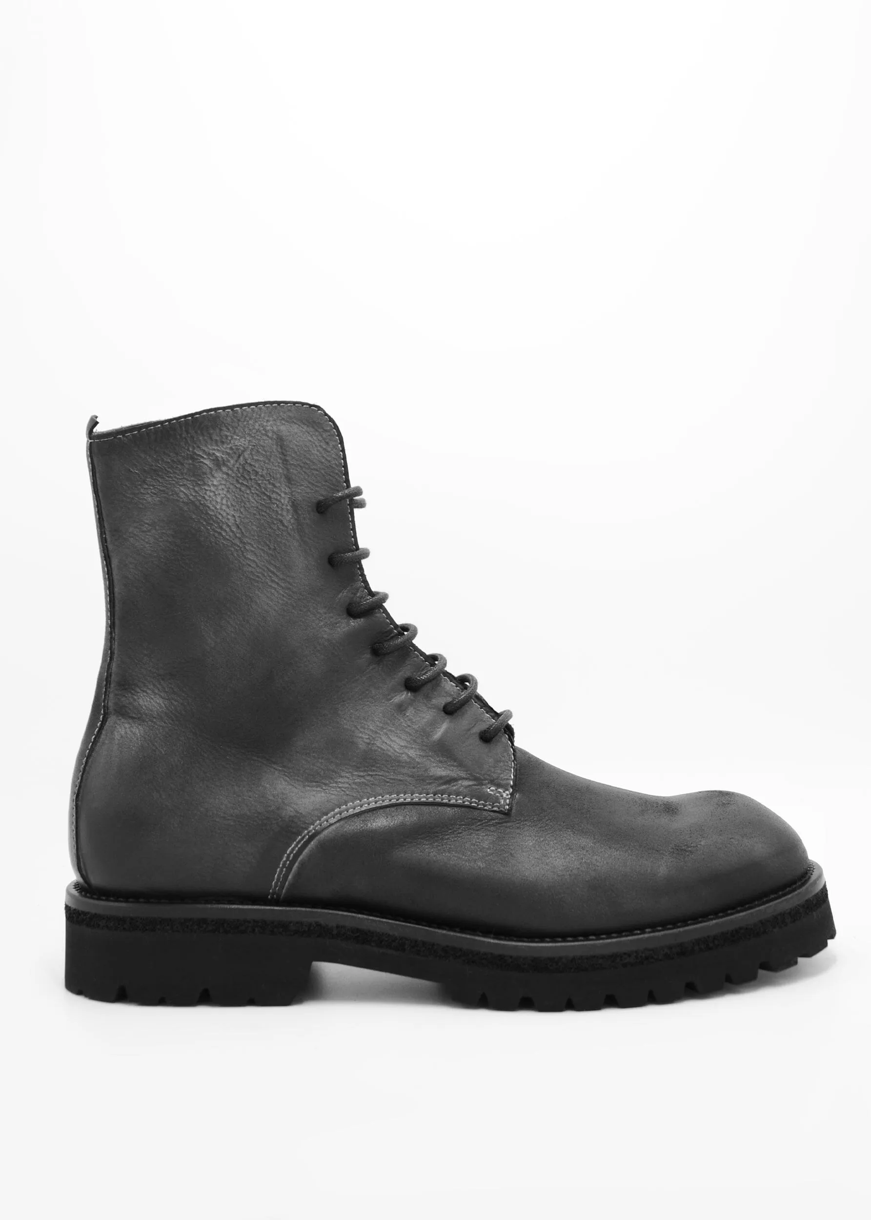 LACE-UP BOOT