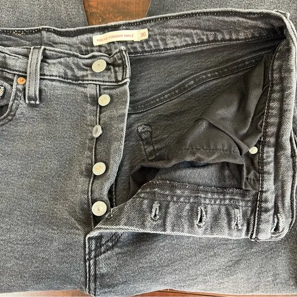 LEVI’S Denim Ribcage Straight Ankle Jeans Faded Black Wash High Rise Size 30