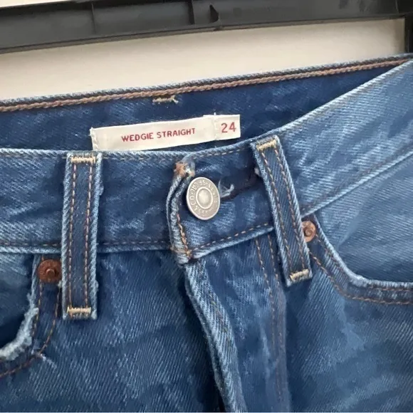 Levis Levis
