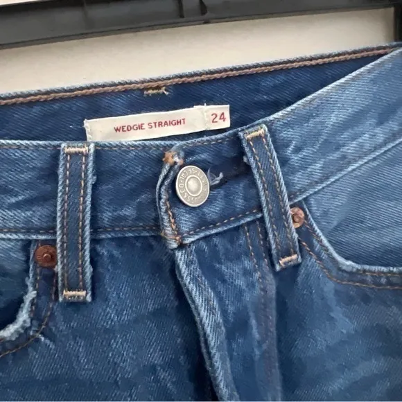 Levis Levis