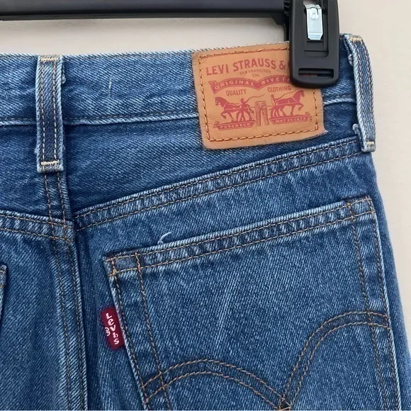 Levis Levis
