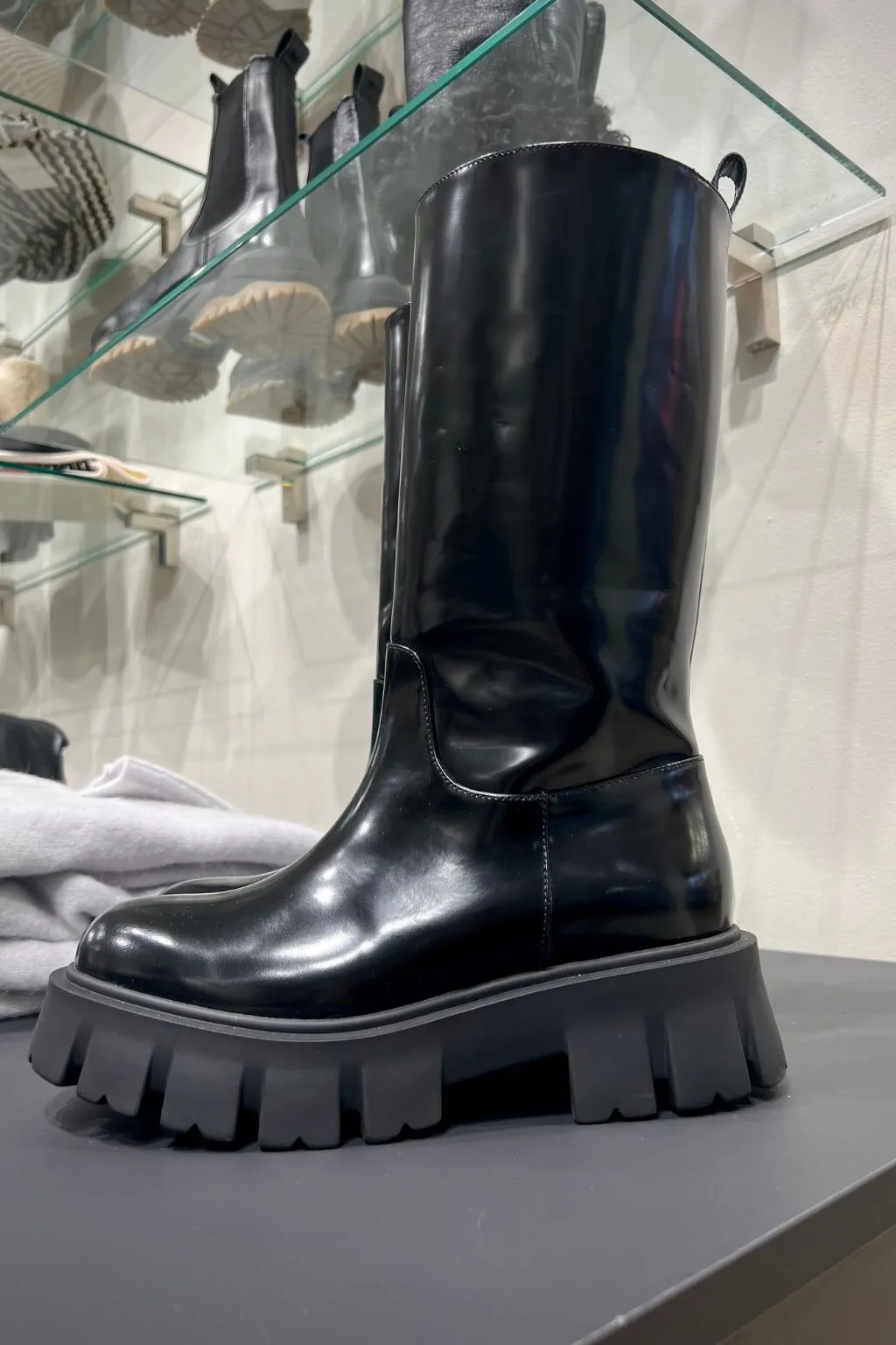 Mega Chunky Shiny Boot Black