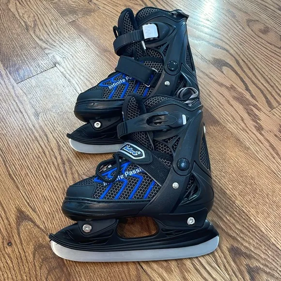 Nattork Ice Skates. Lace-Up Skates. Soft Padding and Reinforced Ankle Support.