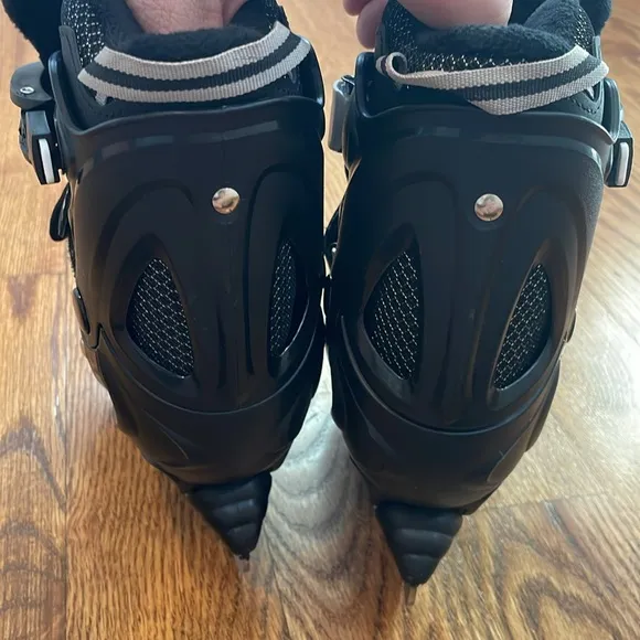 Nattork Ice Skates. Lace-Up Skates. Soft Padding and Reinforced Ankle Support.