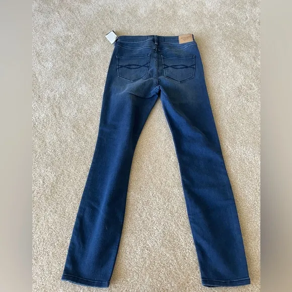 NWT Abercrombie &amp; Fitch Ankle‎ High rise jeans. Women size 25/0 short