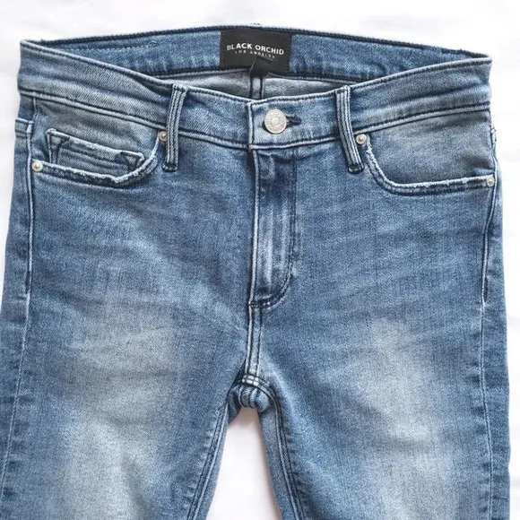 NWT Black Orchid Noah Ankle Fray Distressed Jeans