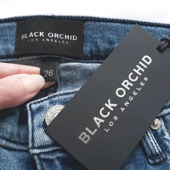 NWT Black Orchid Noah Ankle Fray Distressed Jeans