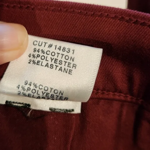 NWT J Brand Selena Mid Rise Crop Boot Photo Ready Jean in Coated Oxblood