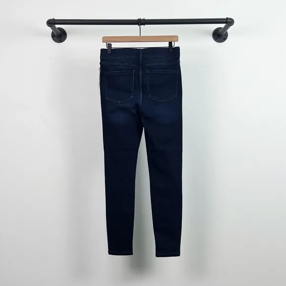 NWT Liverpool Chloe Pull-On Ankle Skinny Sustainable in Summit Lake