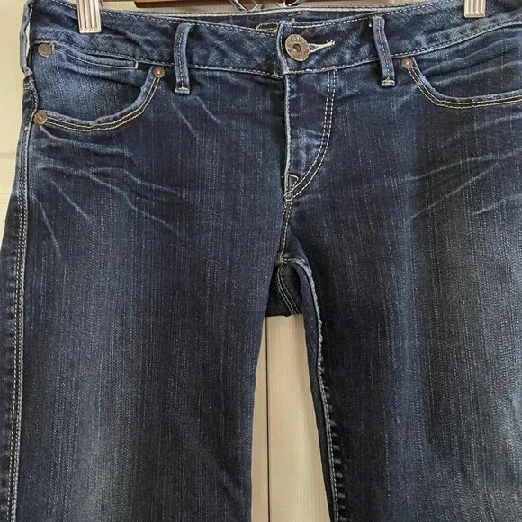 Silver Women's Santorini Dark Wash Cropped Ankle Factory Faded Jeans Size 28